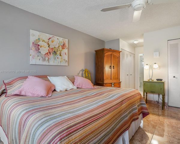 9401 Sunrise Lakes Boulevard 302, Sunrise, FL 33322