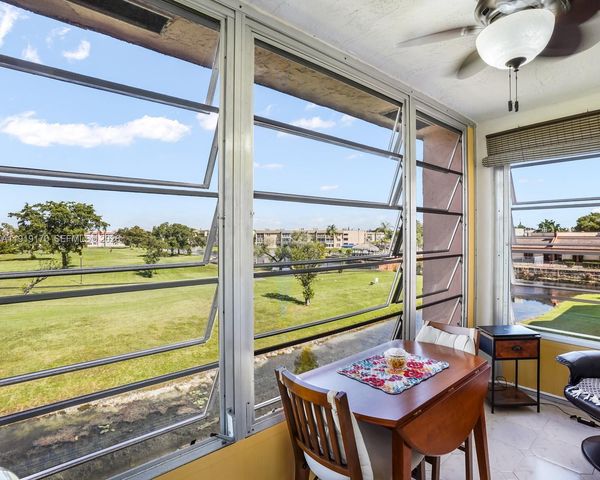 9401 Sunrise Lakes Boulevard 302, Sunrise, FL 33322
