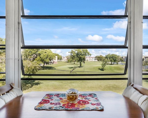 9401 Sunrise Lakes Boulevard 302, Sunrise, FL 33322