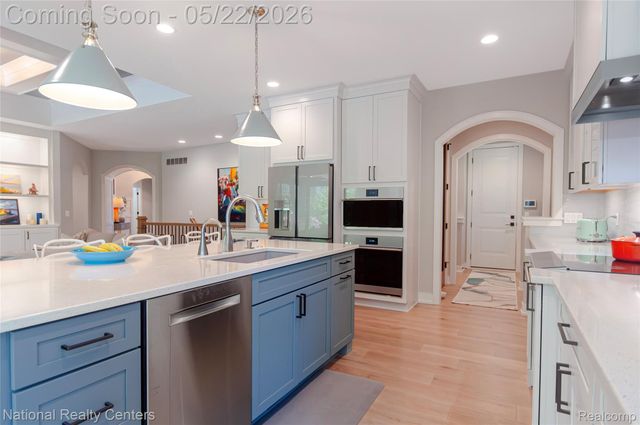 14170 Kings Park Court, Shelby Charter Township, MI 48315