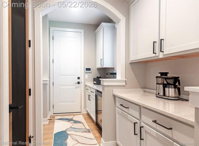 14170 Kings Park Court, Shelby Charter Township, MI 48315