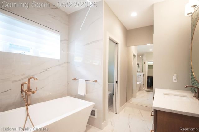 14170 Kings Park Court, Shelby Charter Township, MI 48315