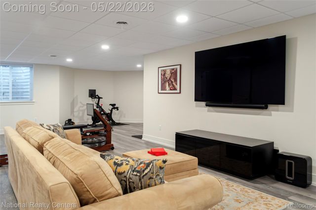 14170 Kings Park Court, Shelby Charter Township, MI 48315