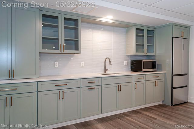 14170 Kings Park Court, Shelby Charter Township, MI 48315