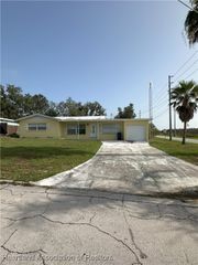 1732 Valencia Avenue, Sebring, FL 33870