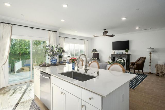 968 Everglade Avenue, Clovis, CA 93619