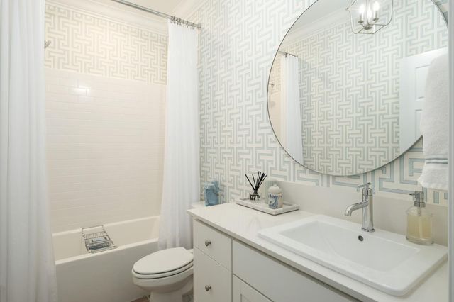 968 Everglade Avenue, Clovis, CA 93619