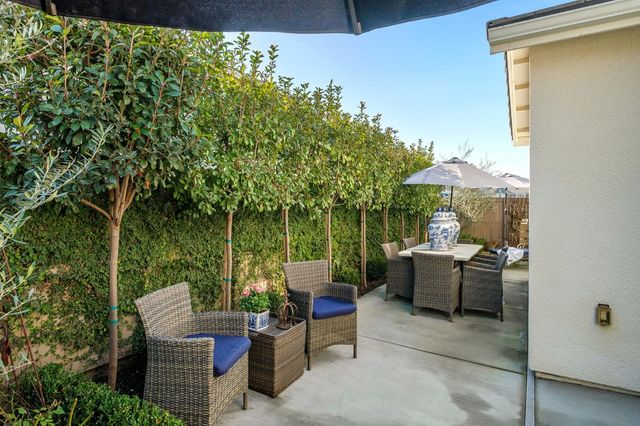 968 Everglade Avenue, Clovis, CA 93619