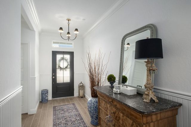 968 Everglade Avenue, Clovis, CA 93619