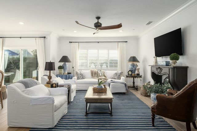 968 Everglade Avenue, Clovis, CA 93619