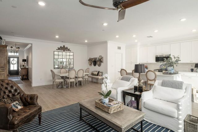 968 Everglade Avenue, Clovis, CA 93619