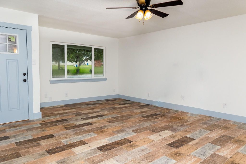 811 Matchett Street A, Brenham, TX 77833