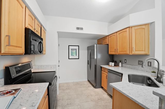 5892 Stonebridge Circle, Miami Twp, OH 45150