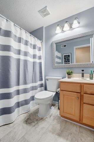5892 Stonebridge Circle, Miami Twp, OH 45150