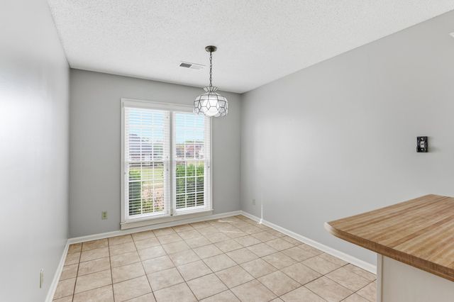 8586 S RHONDA CIR, Memphis, TN 38018