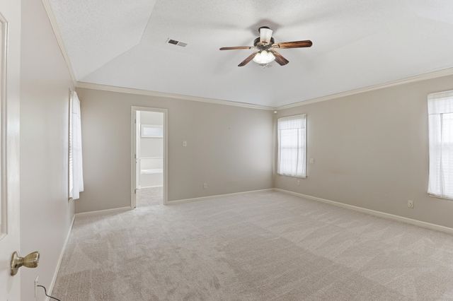 8586 S RHONDA CIR, Memphis, TN 38018