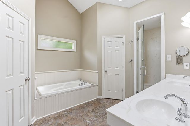 8586 S RHONDA CIR, Memphis, TN 38018