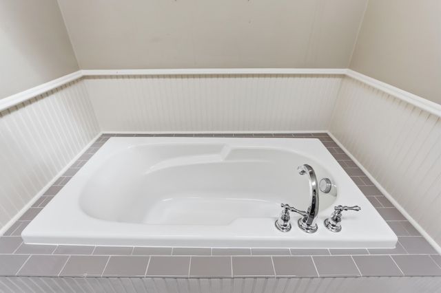 8586 S RHONDA CIR, Memphis, TN 38018