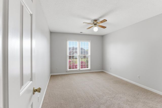 8586 S RHONDA CIR, Memphis, TN 38018