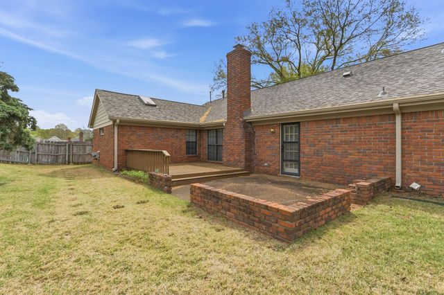 8586 S RHONDA CIR, Memphis, TN 38018