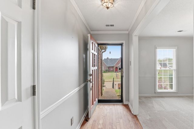 8586 S RHONDA CIR, Memphis, TN 38018