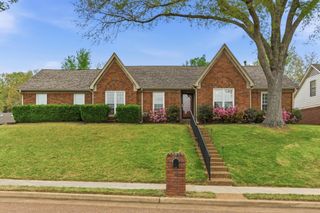 8586 S RHONDA CIR, Memphis, TN 38018
