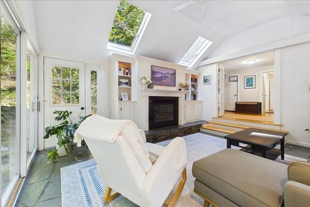 13 Millbrook Rd, Westwood, MA 02090