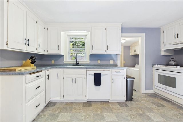 13 Millbrook Rd, Westwood, MA 02090