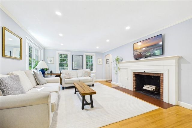 13 Millbrook Rd, Westwood, MA 02090