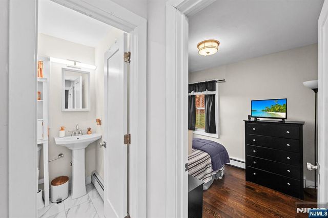 48 Algonquin Avenue, Rockaway Township, NJ 07866