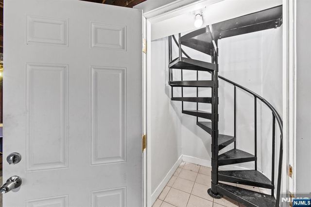 48 Algonquin Avenue, Rockaway Township, NJ 07866