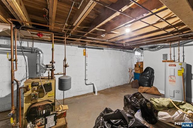 48 Algonquin Avenue, Rockaway Township, NJ 07866