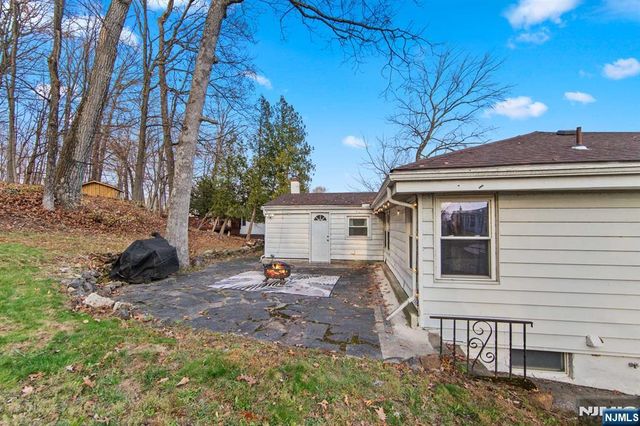 48 Algonquin Avenue, Rockaway Township, NJ 07866