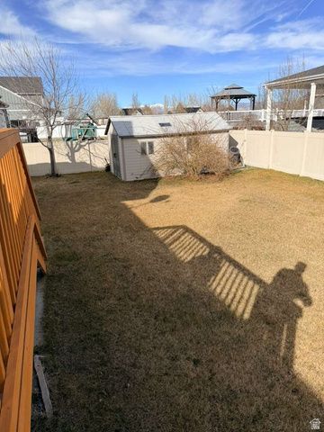 1829 S 3525 W, Syracuse, UT 84075