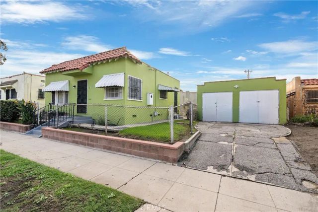 7015 S Harvard, Los Angeles, CA 90047