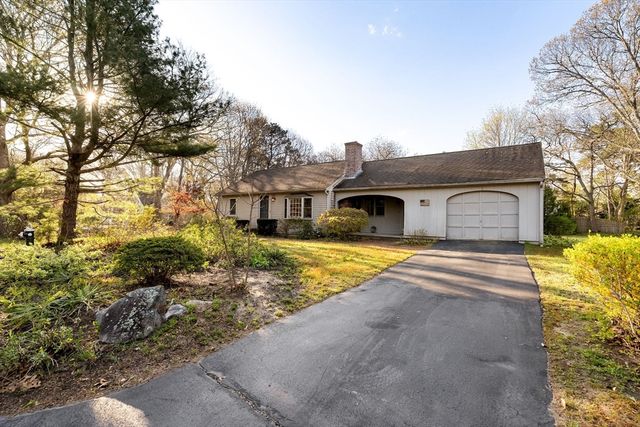 1 Essex Way, Yarmouth, MA 02675