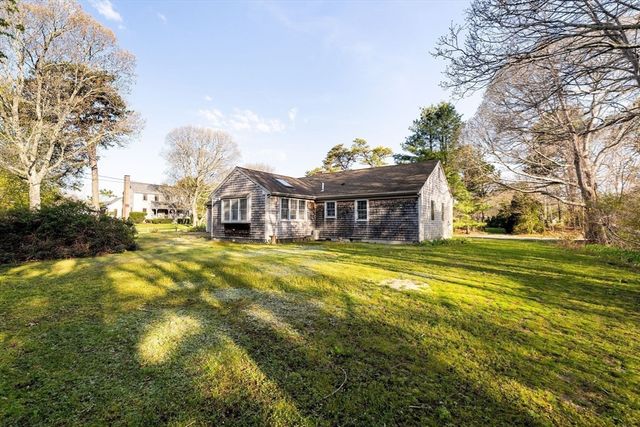 1 Essex Way, Yarmouth, MA 02675