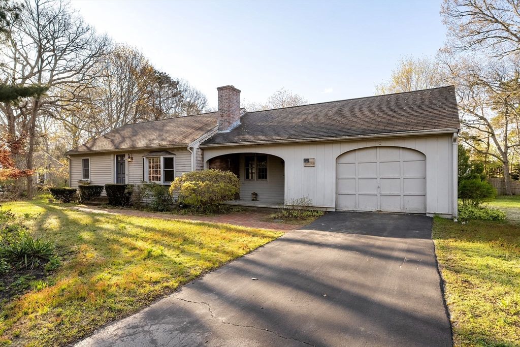 1 Essex Way, Yarmouth, MA 02675