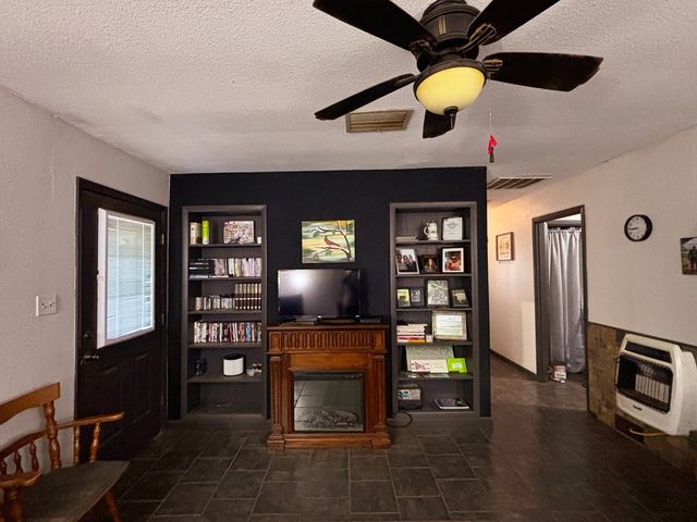 501 S Lightfoot St, Loraine, TX 79532