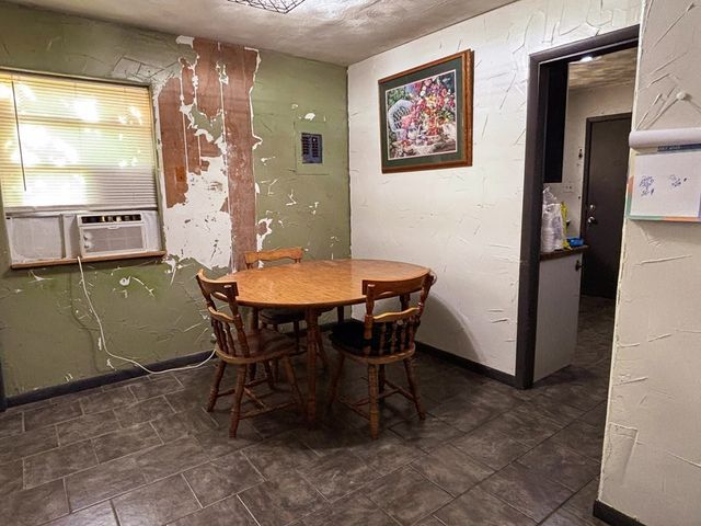 501 S Lightfoot St, Loraine, TX 79532