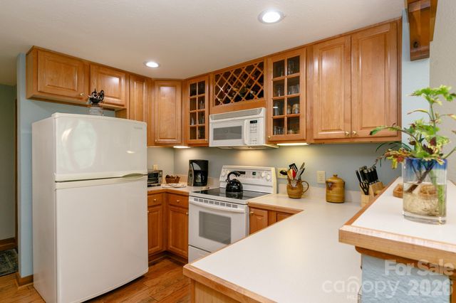222 Creekside Way D202, Burnsville, NC 28714