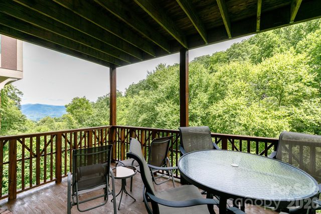 222 Creekside Way D202, Burnsville, NC 28714