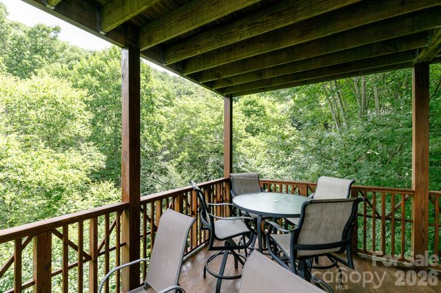 222 Creekside Way D202, Burnsville, NC 28714