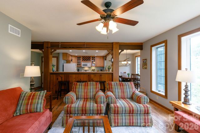 222 Creekside Way D202, Burnsville, NC 28714