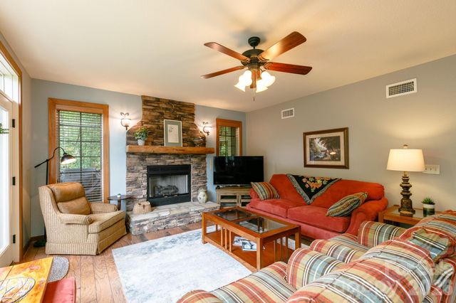 222 Creekside Way D202, Burnsville, NC 28714