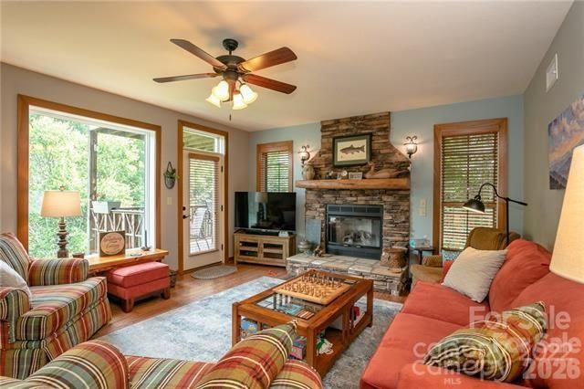 222 Creekside Way D202, Burnsville, NC 28714