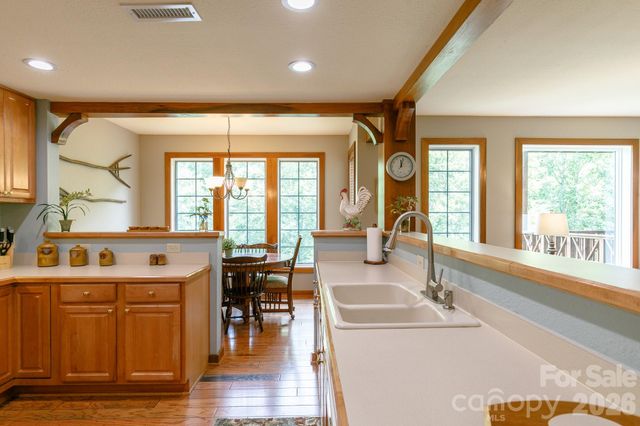 222 Creekside Way D202, Burnsville, NC 28714