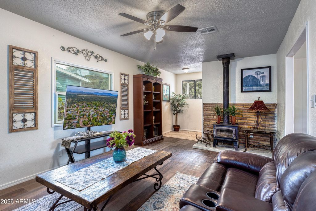 Image 2 of property listing at 503 W JOHNSON Drive, Payson, AZ 85541