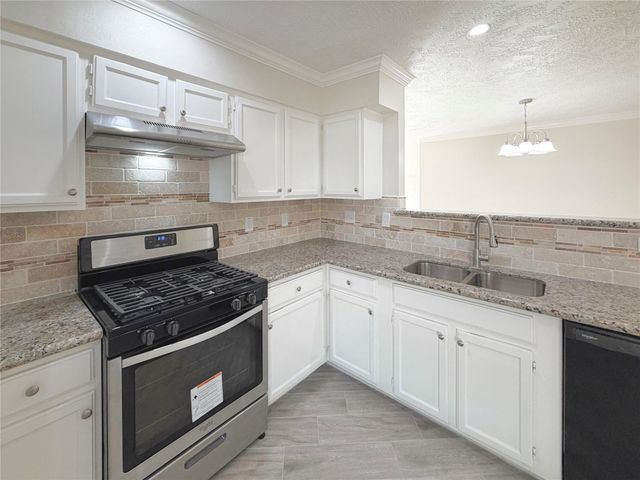 2603 W Greens Road W, Houston, TX 77067