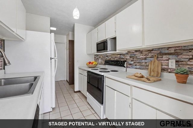13205 Carpenter Street, Omaha, NE 68138